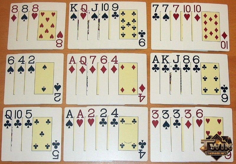 Cách xếp bài này thường được áp dụng khi bài của người chơi rất xấu, toàn sảnh hụt, thùng thiếu hoặc quân bài rời rạc.