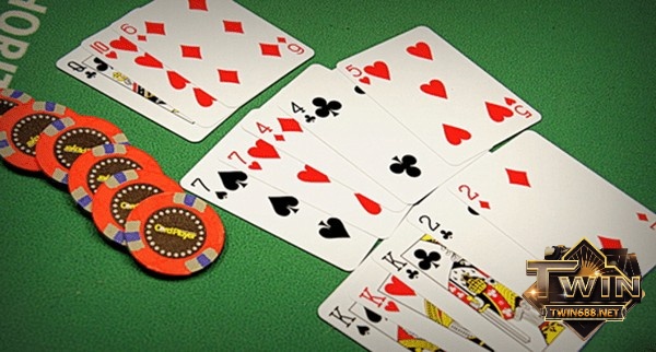 Cách xếp bài này thường được áp dụng bởi những bài thủ non kinh nghiệm để tăng khả năng thắng trong ván bài.